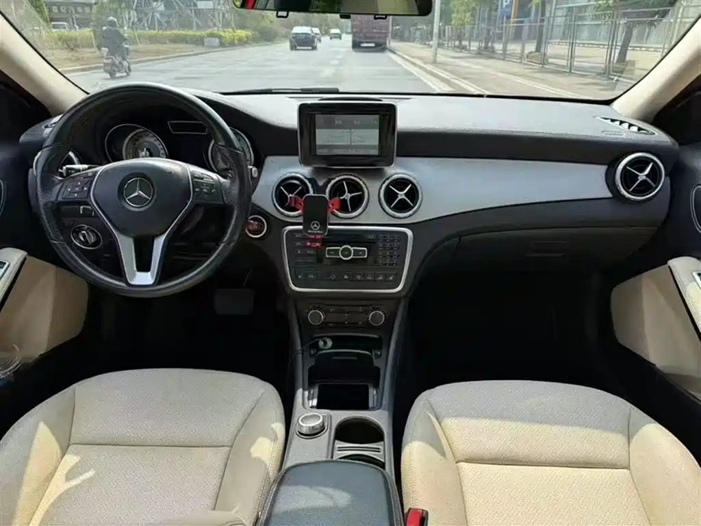 Mercedes-Benz GLA 2016 — фото 15