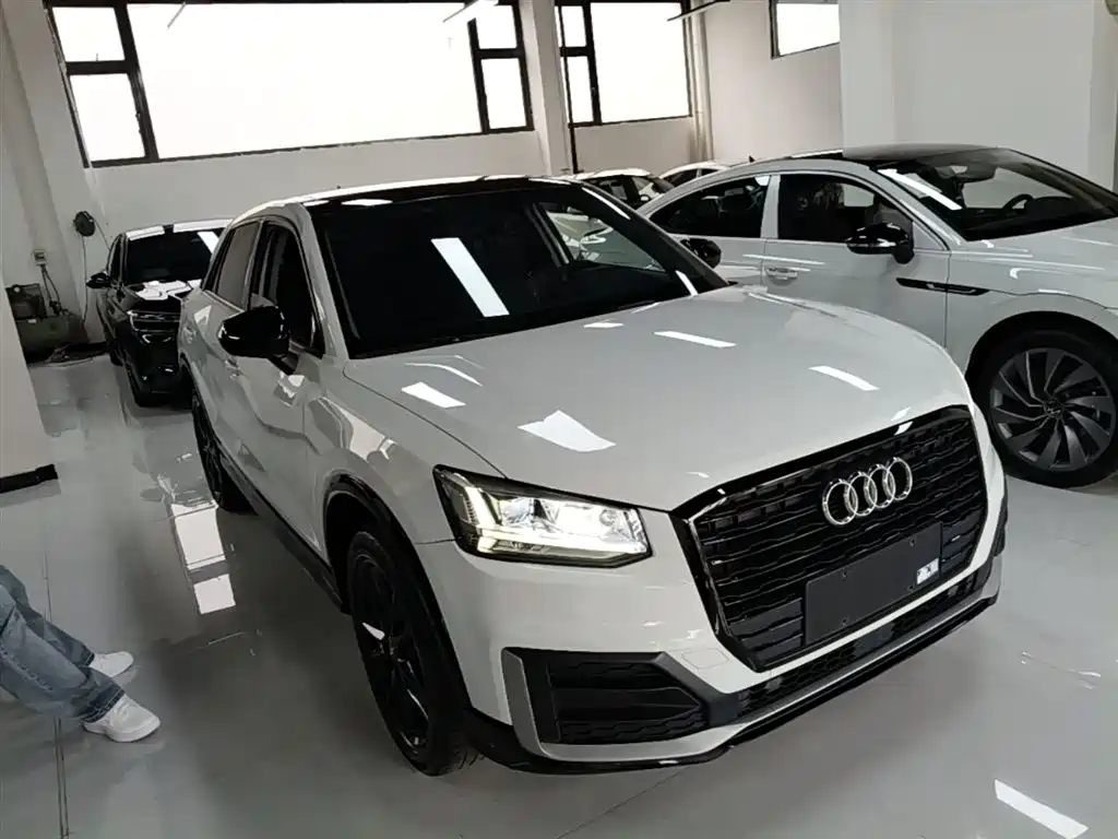 Audi Q2L 2021 — фото 4
