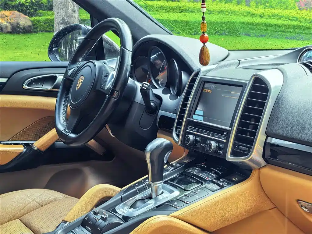 Porsche Cayenne 2014 — фото 12