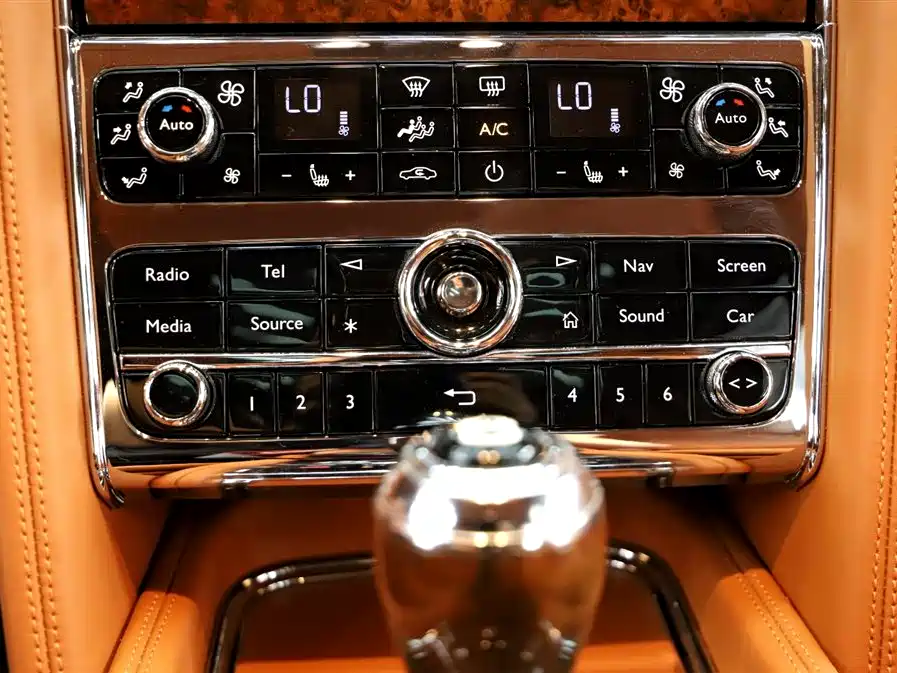 Bentley Mulsanne 2018 — фото 13