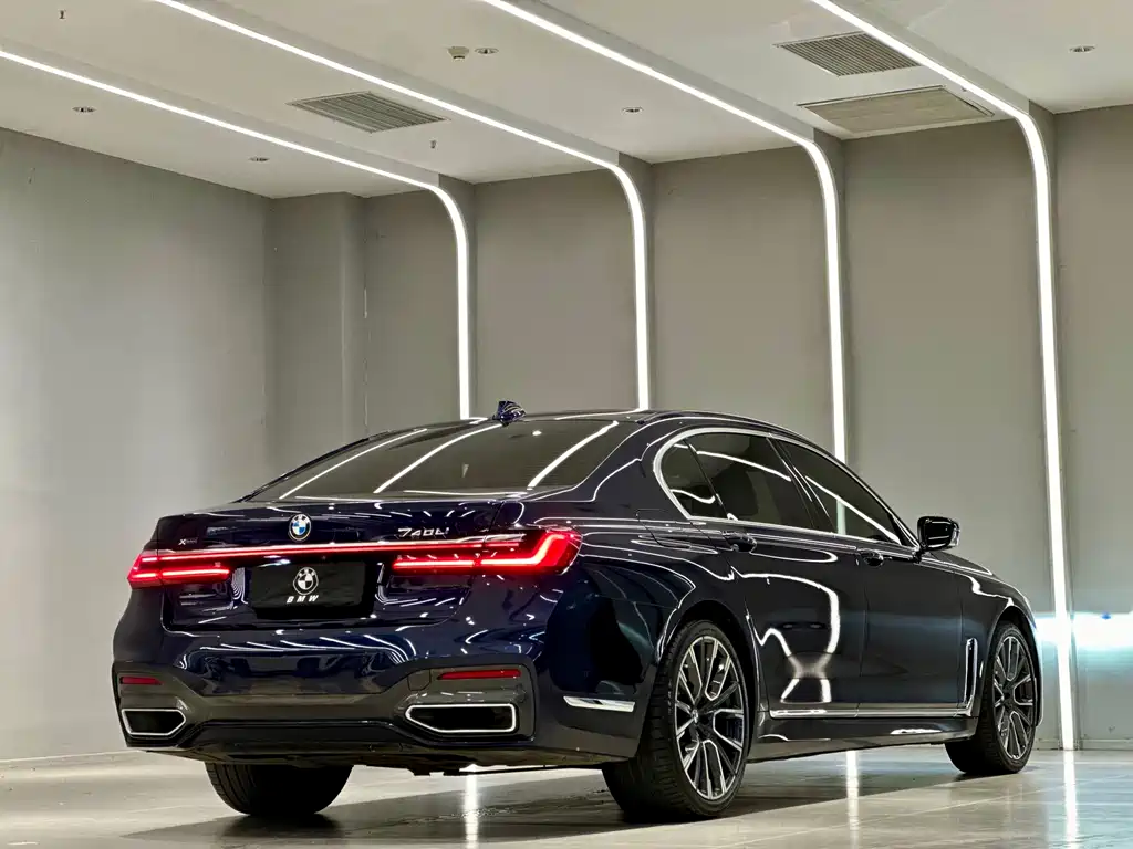 BMW 7 Series 2020 — фото 10