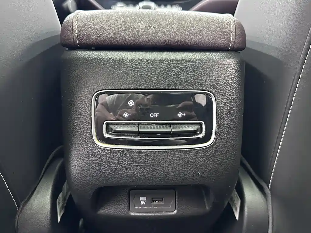 GAC Trumpchi M6 2022 — фото 16