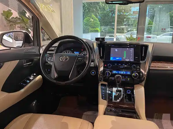 Toyota Alphard 2018