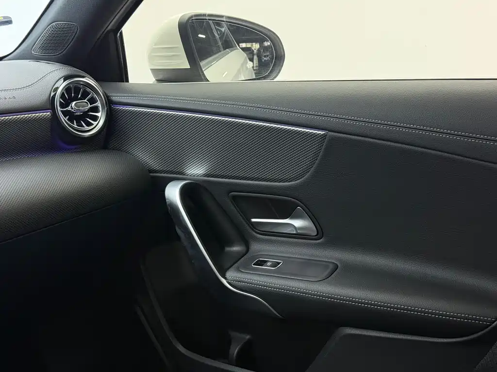 Mercedes-Benz A-Class 2023 — фото 14