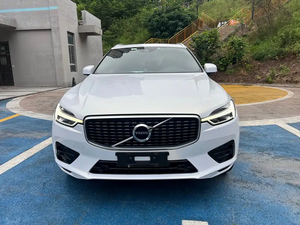 Volvo XC60 2018 — фото 2