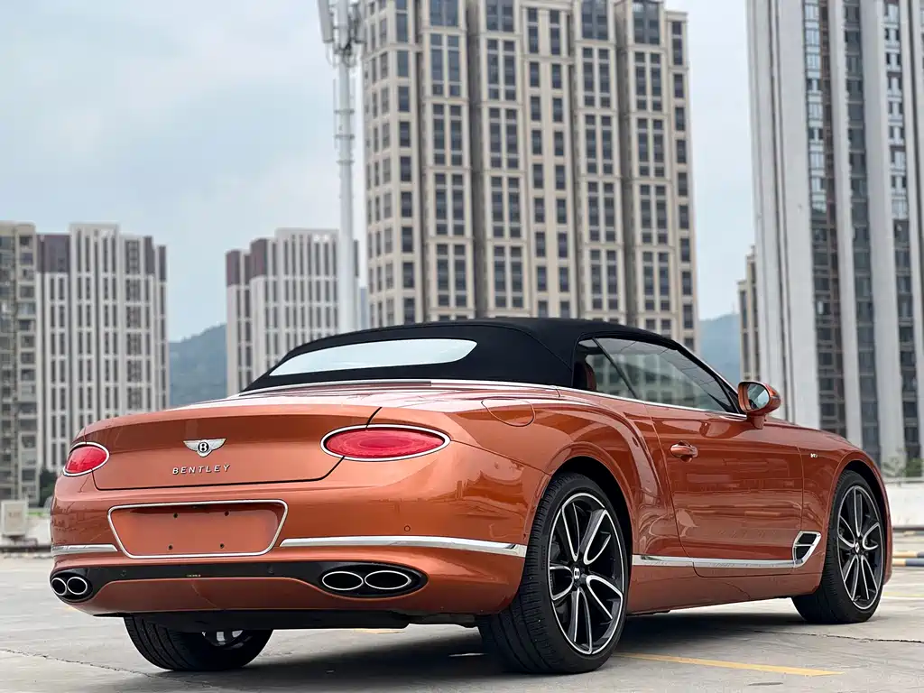 Bentley Continental 2022 — фото 14