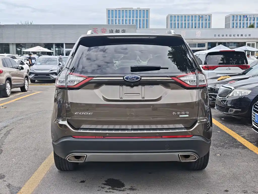Ford Edge 2017 — фото 3