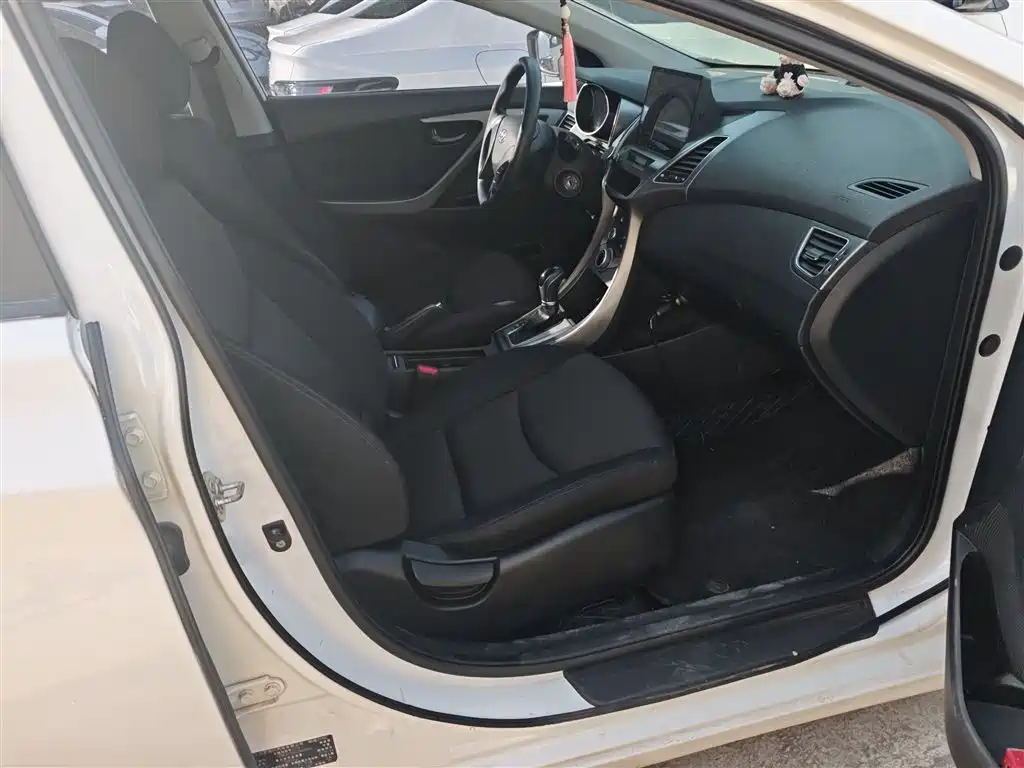 Hyundai Elantra Langdong 2016 — фото 25