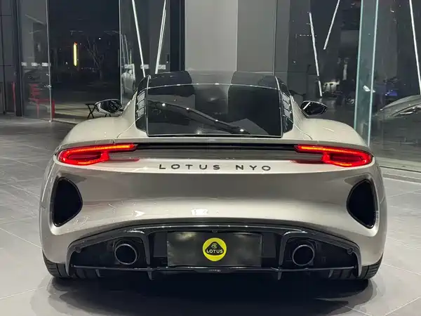 Lotus EMIRA 2025