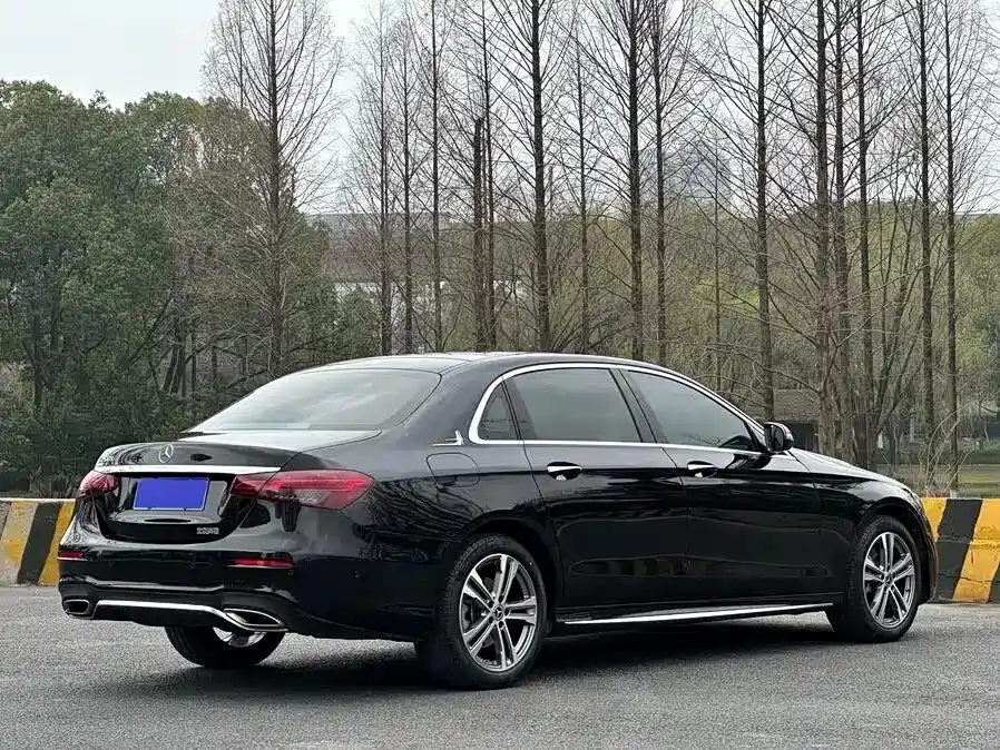 Mercedes-Benz E-Class 2021 — фото 9
