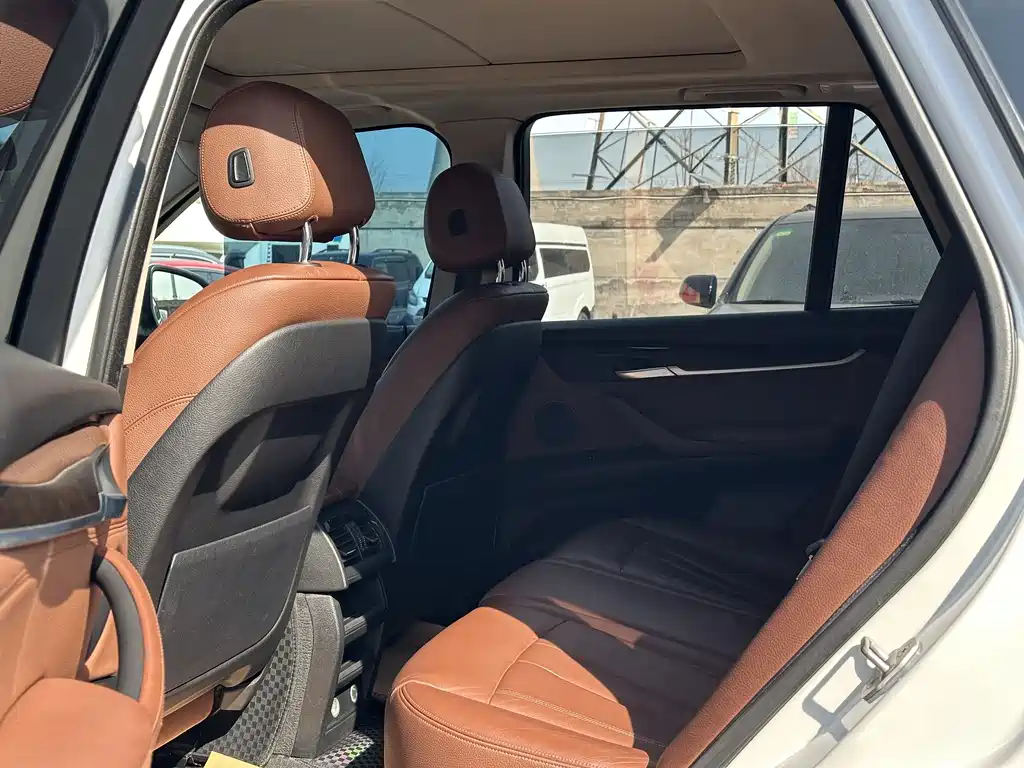 BMW X5 2015 — фото 24