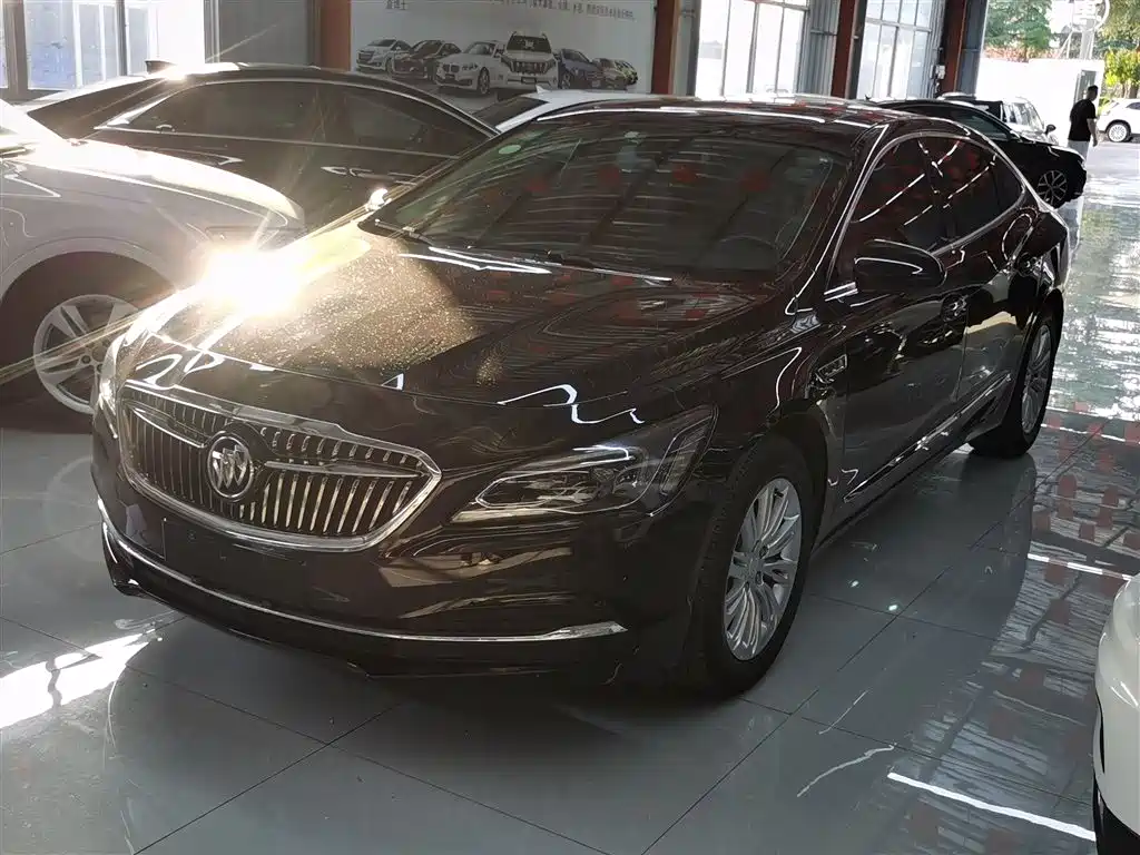 Buick LaCrosse 2019 — фото 1