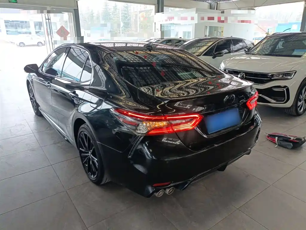Toyota Camry 2022 — фото 22