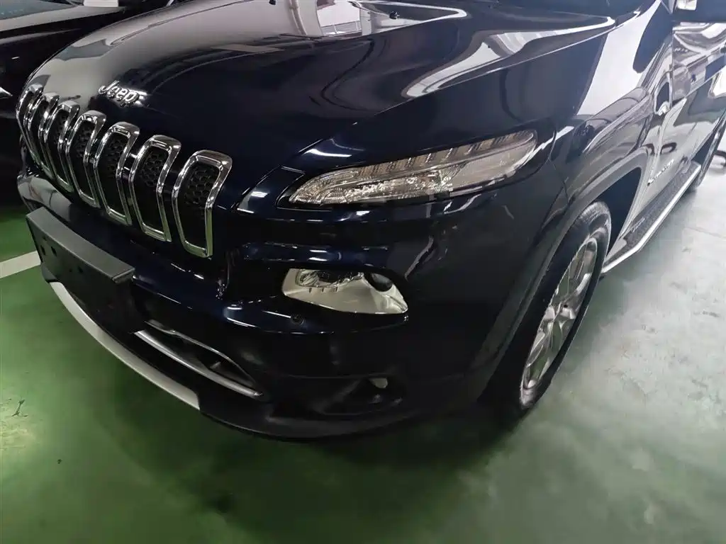 Jeep Cherokee 2016 — фото 18