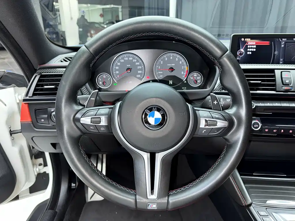 BMW M4 2015 — фото 16