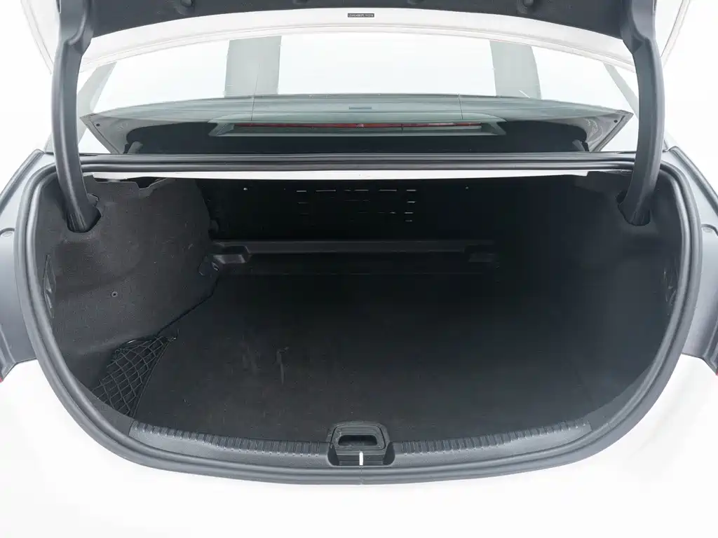 Mercedes-Benz C-Class 2023 — фото 17