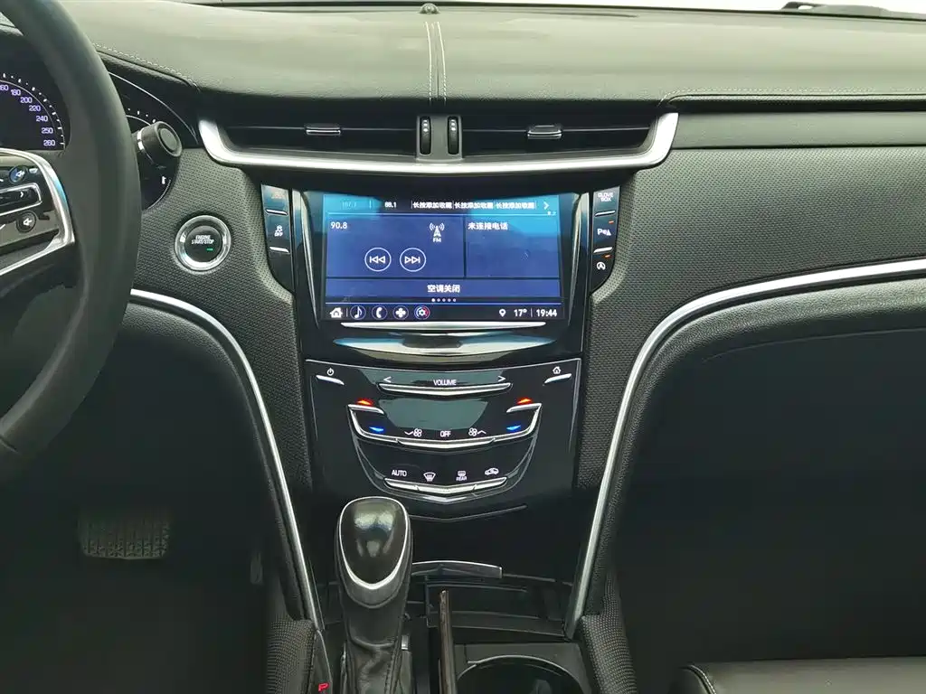Cadillac XTS 2019 — фото 12