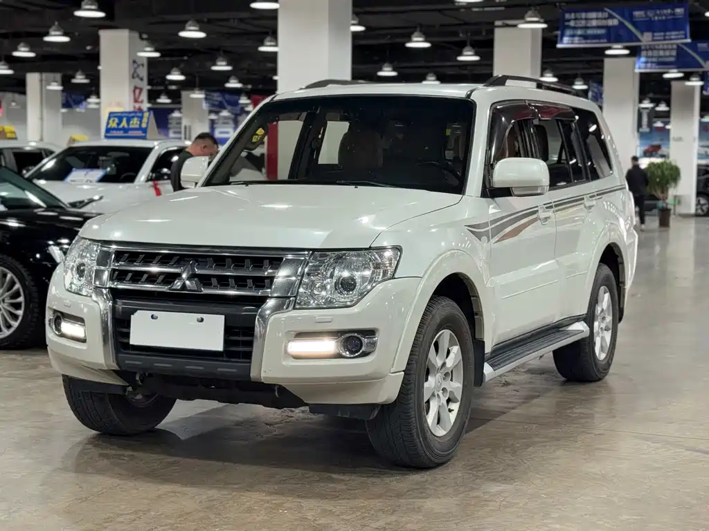 Mitsubishi Pajero 2018 — фото 3