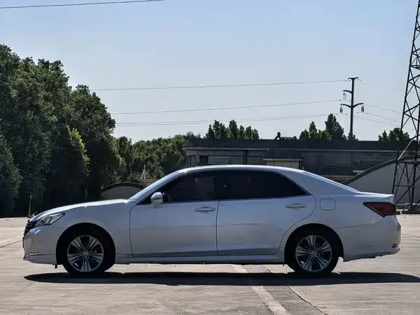 Toyota Crown 2017