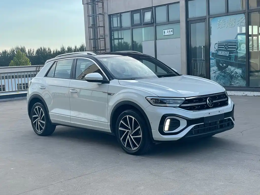 Volkswagen T-Roc 2023 — фото 3