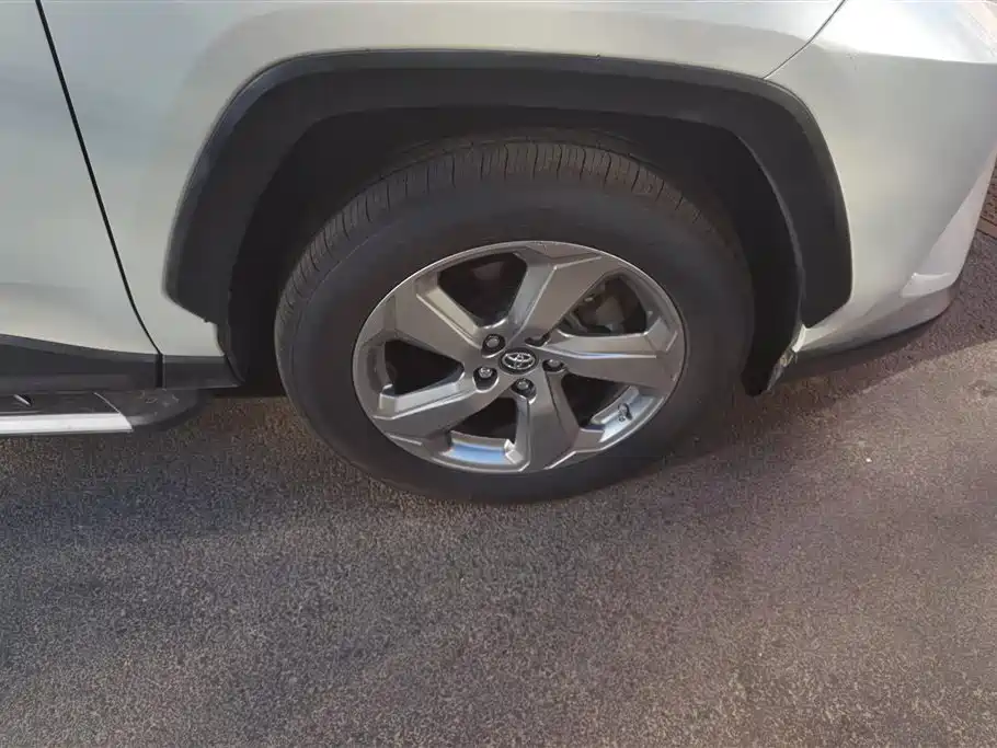 Toyota RAV4 2021