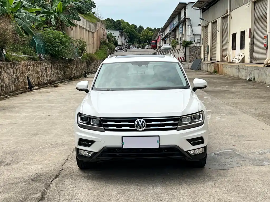 Volkswagen Tiguan L 2019 — фото 2