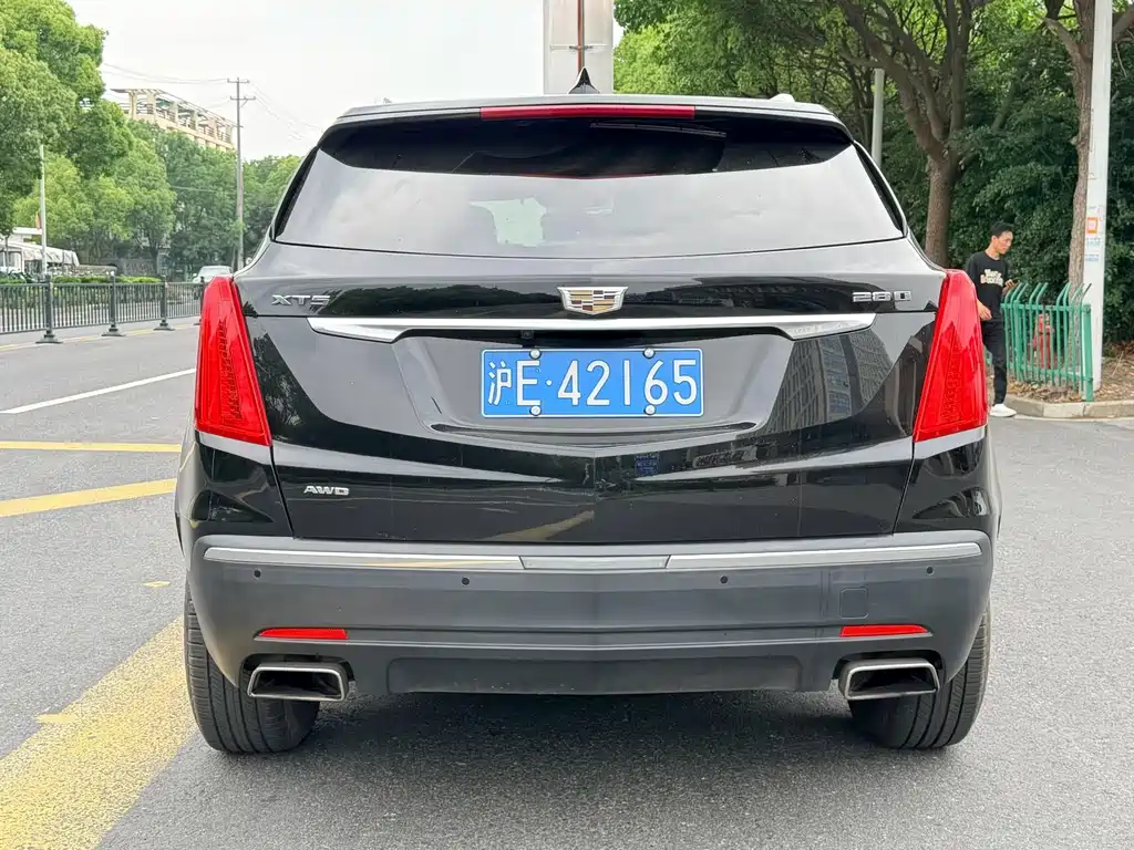 Cadillac XT5 2017 — фото 8