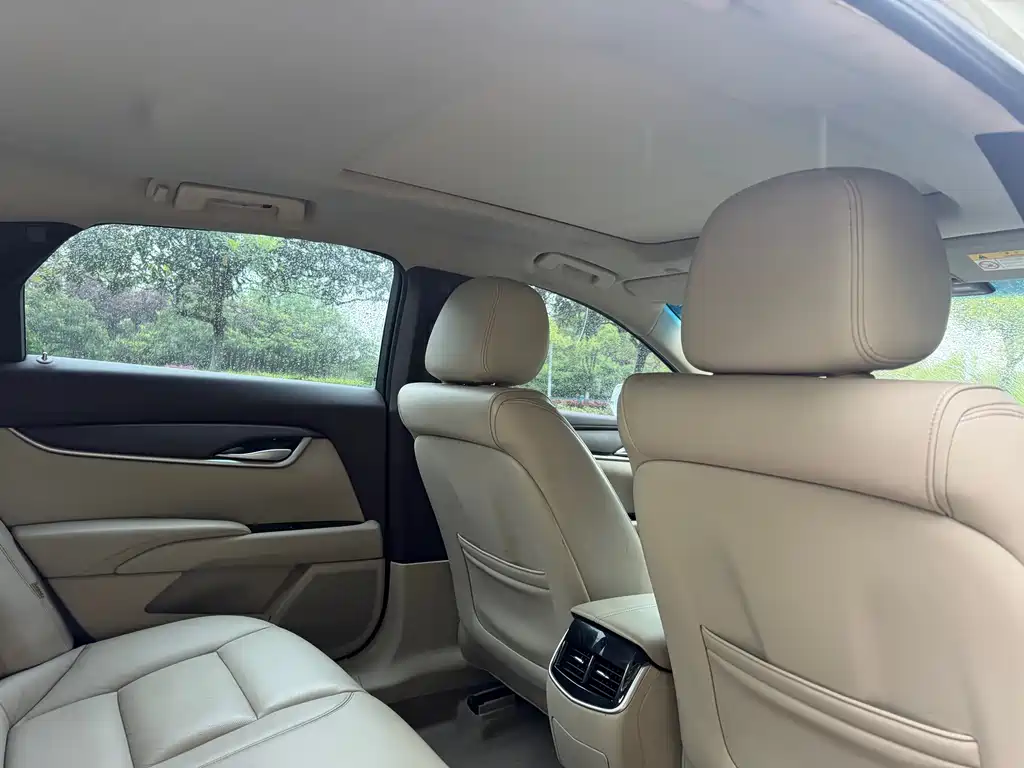 Cadillac XTS 2016 — фото 13