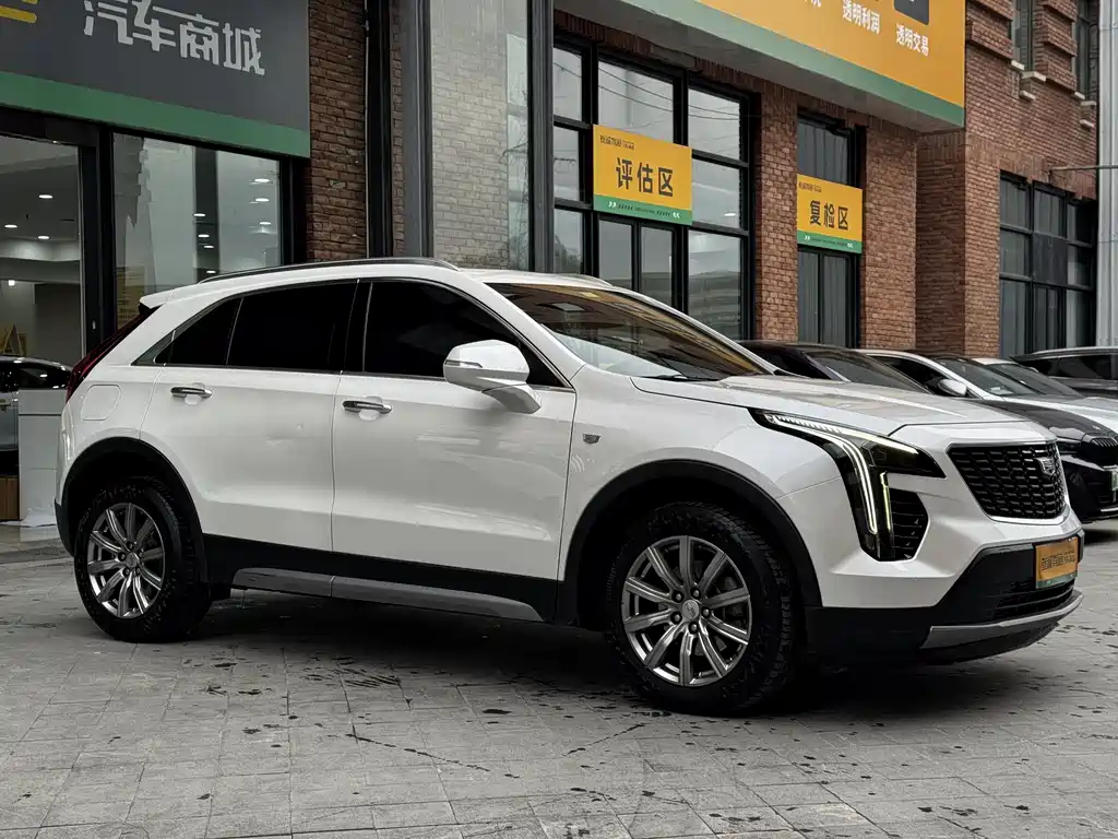 Cadillac XT4 2020 — фото 3