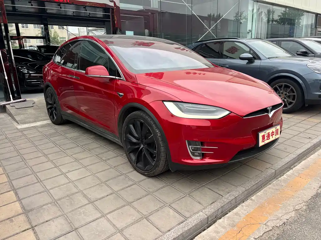 Tesla Model X 2017 — фото 3