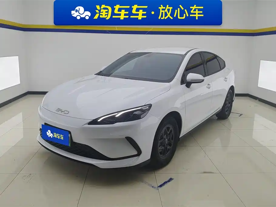 BYD Seal 05 DM-i 2025 — фото 1