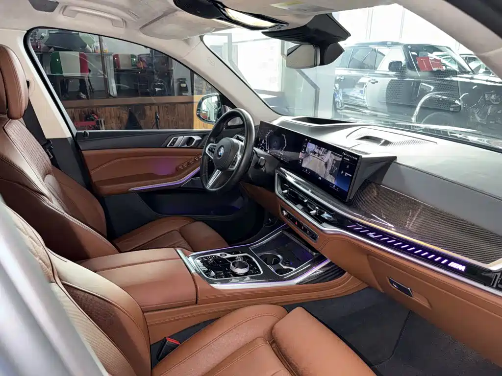 BMW X7 M60i 2023 — фото 13
