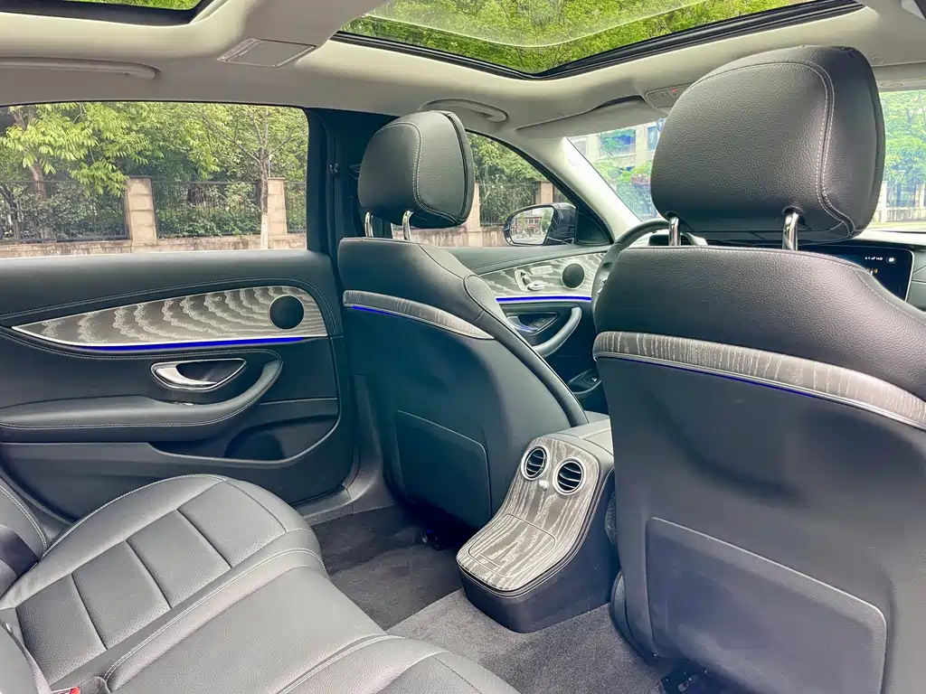 Mercedes-Benz E-Class 2023 — фото 15