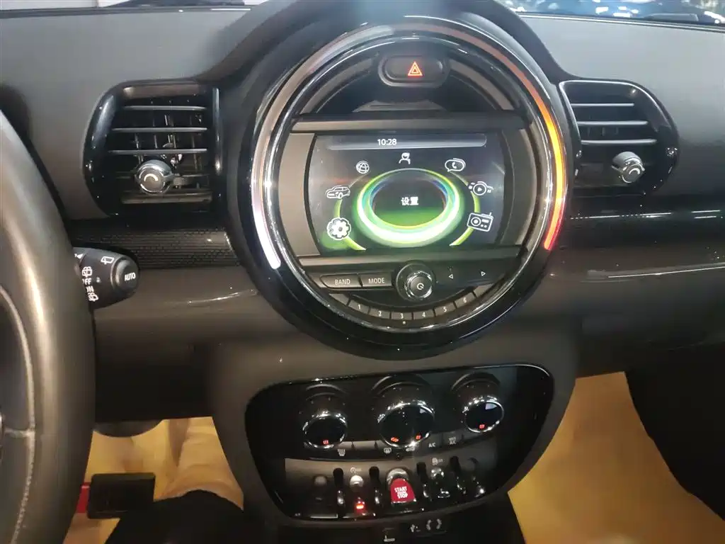 MINI Clubman 2017 — фото 13