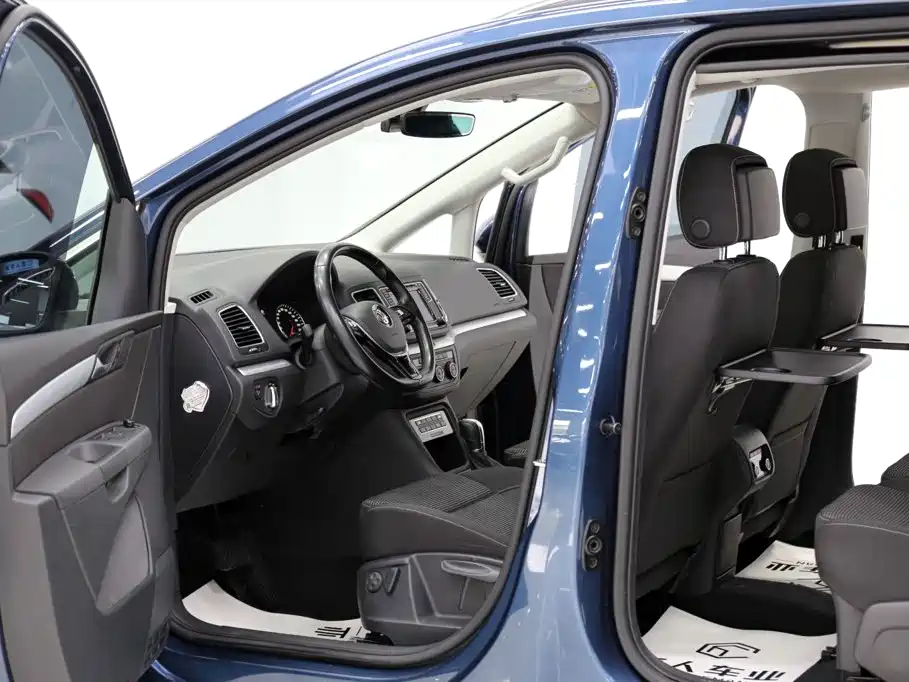 Volkswagen Sharan 2017 — фото 5