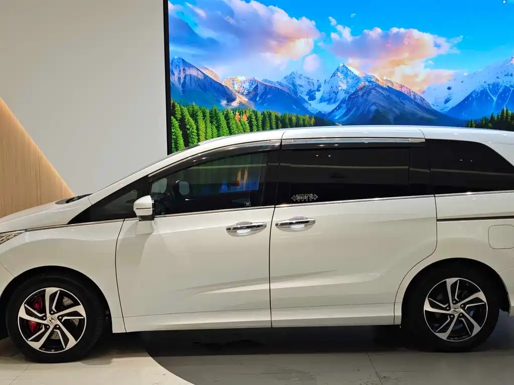 Honda Odyssey 2016 — фото 4