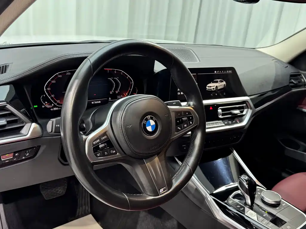 BMW 3 Series 2022 — фото 10