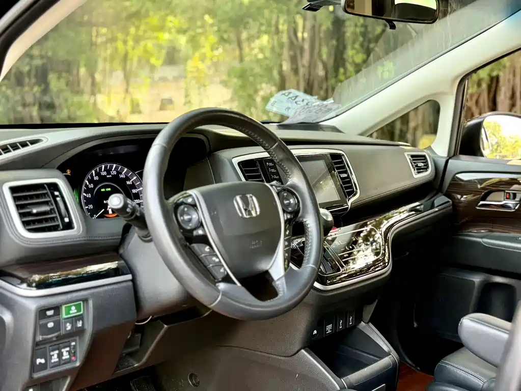 Honda Odyssey 2019 — фото 10