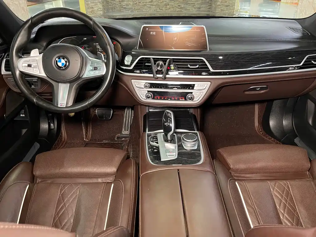 BMW 7 Series 2021 — фото 8