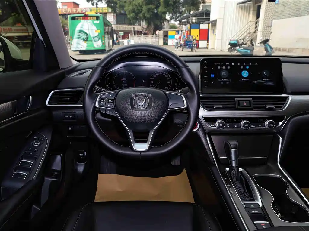 Honda Accord 2023 — фото 11