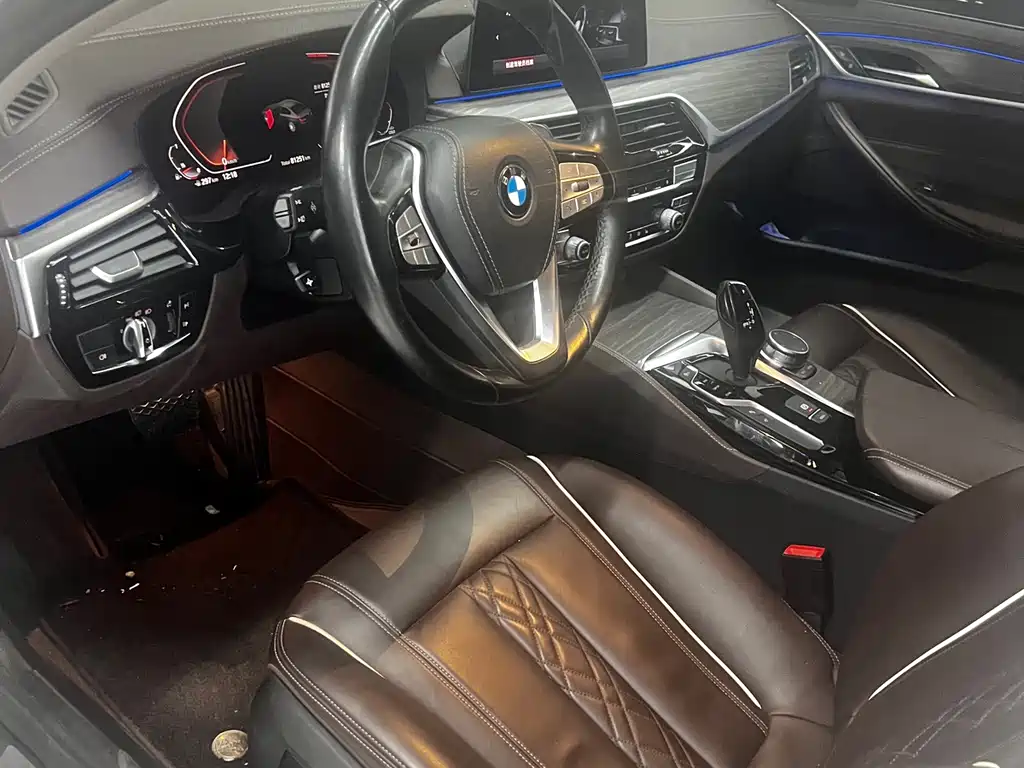 BMW 5 Series 2020 — фото 12