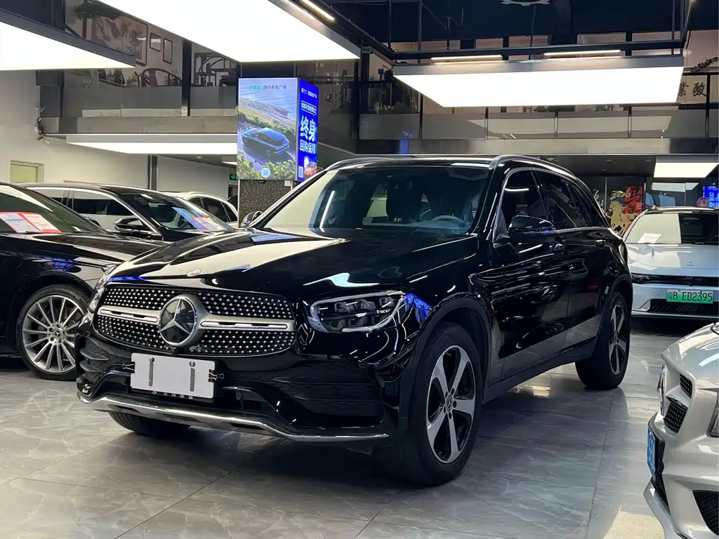 Mercedes-Benz GLC 2022 — фото 1
