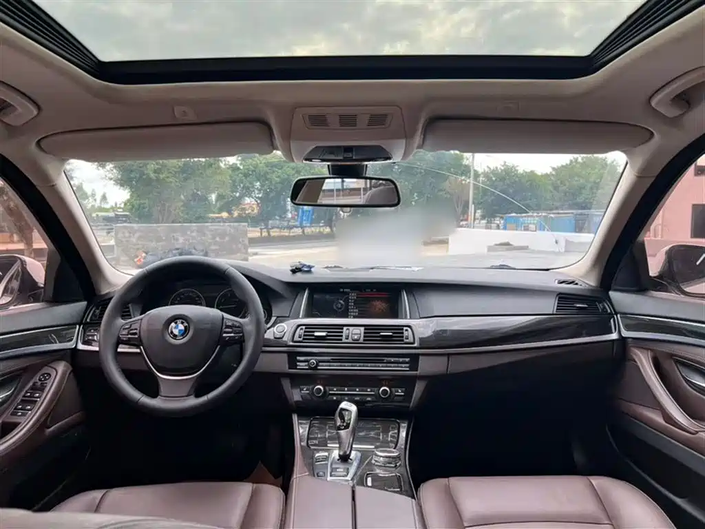 BMW 5 Series 2015 — фото 12
