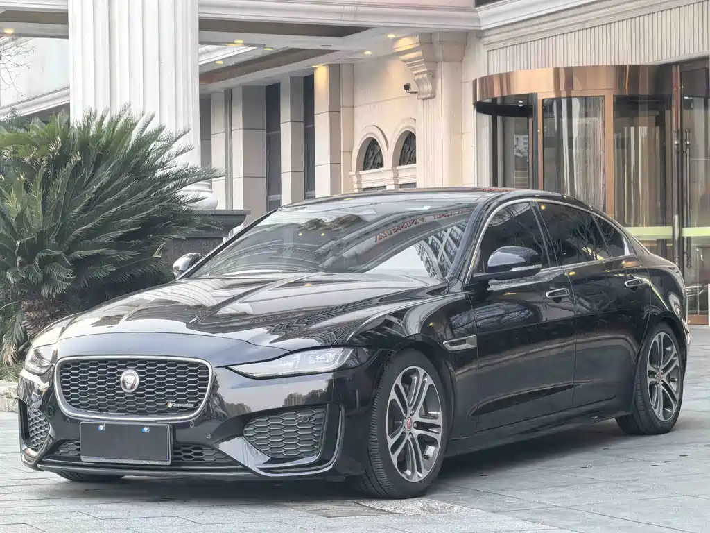 Jaguar XEL 2023 — фото 1