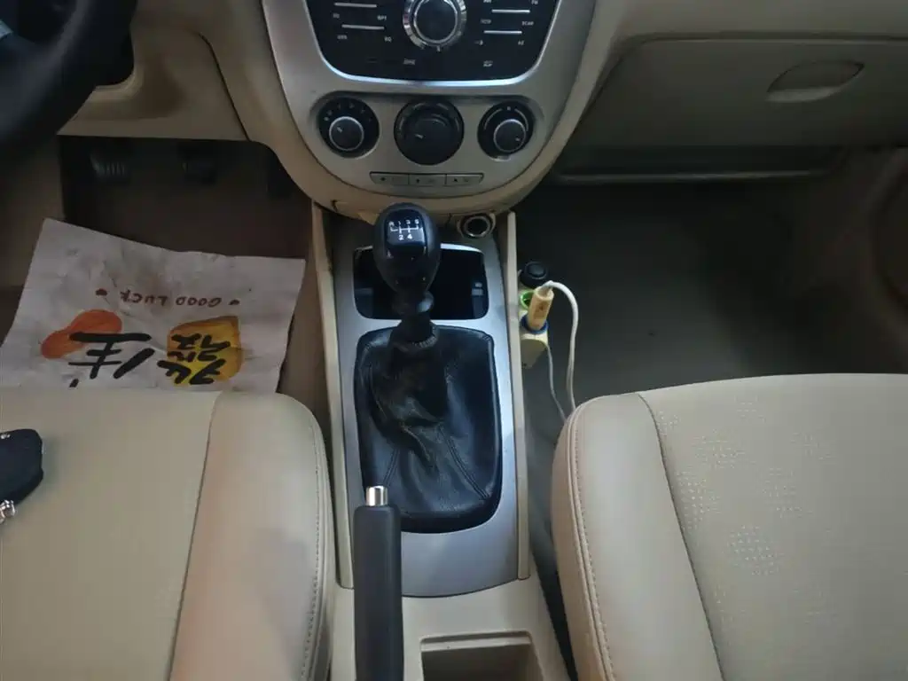 Buick Excelle 2015 — фото 14