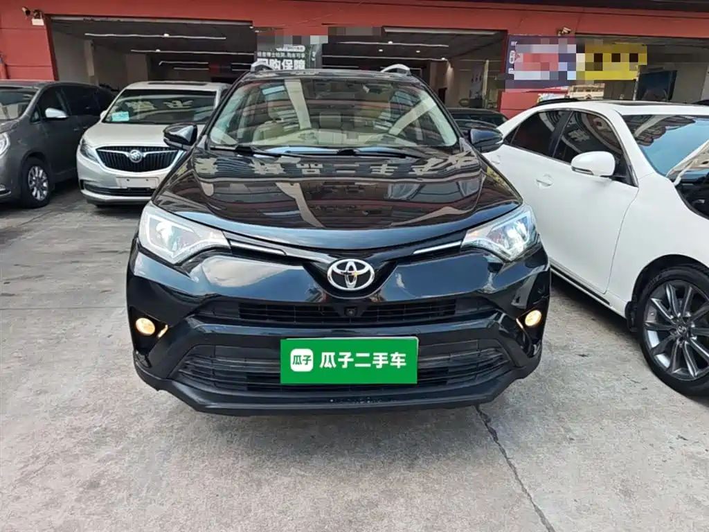 Toyota RAV4 2017 — фото 3
