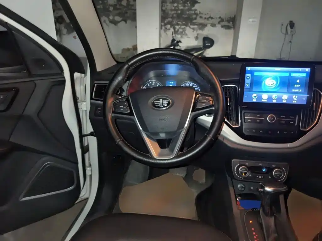 FAW Senya R7 2017