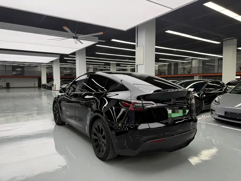 Tesla Model Y 2022 — фото 15
