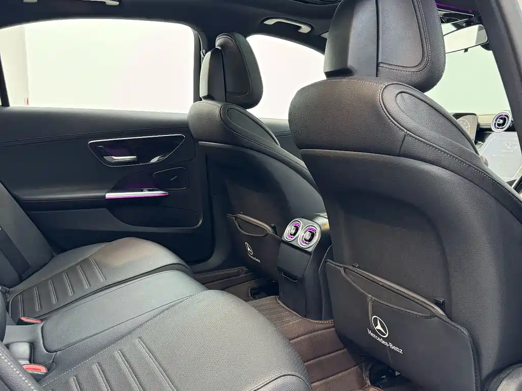 Mercedes-Benz C-Class 2022 — фото 10