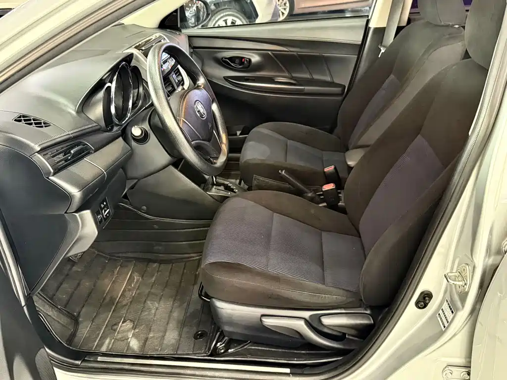 Toyota Yaris L 2017